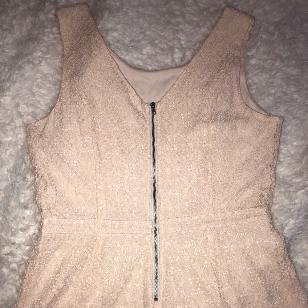 Lace Romper - Picture 4 of 5